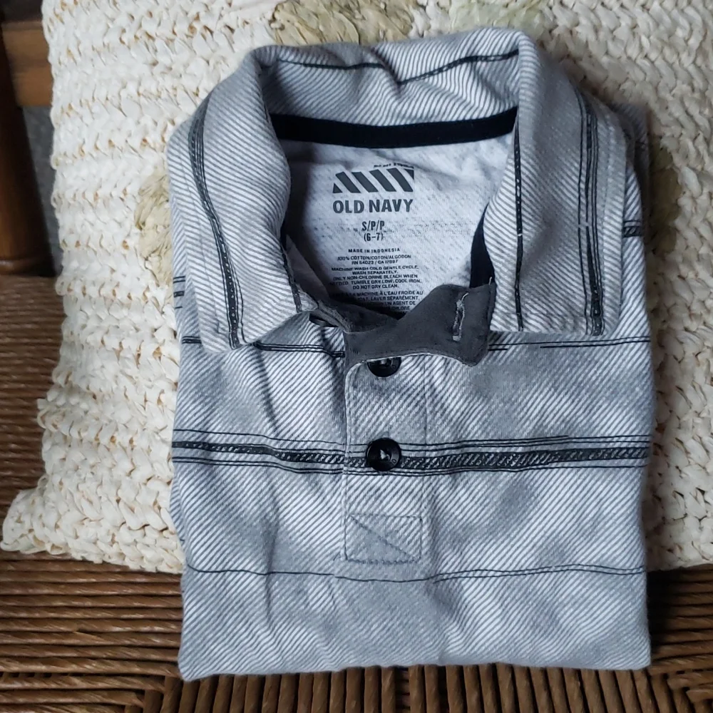 Old Navy, gray/black short sleeve polo, size S 6/7